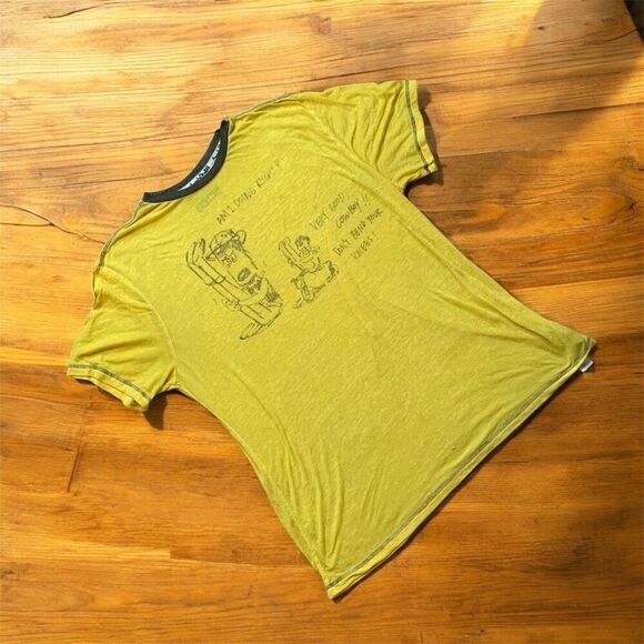 Vintage Yellow Pixar Disney Novelty Graphic Shirt Tee T Shirt Extra Large - Picture 1 of 7